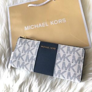 🆕Michael Kors Zip Wallet-Navy🎀
